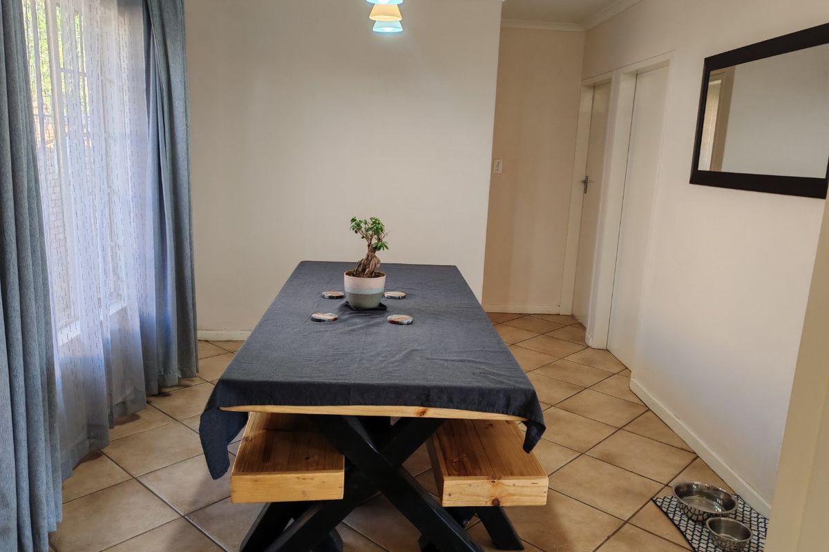 Lovely two bedroom townhouse for sale in Rooihuiskraal North - Photo 3