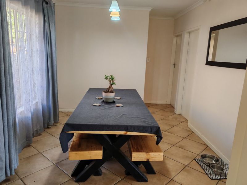 Lovely two bedroom townhouse for sale in Rooihuiskraal North - Photo 3