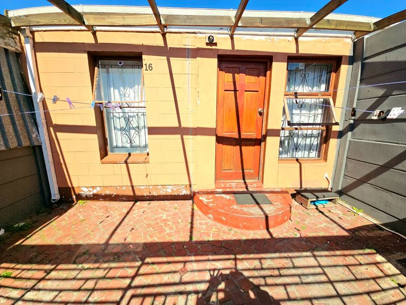 Three bedroom house with garage - Photo 3