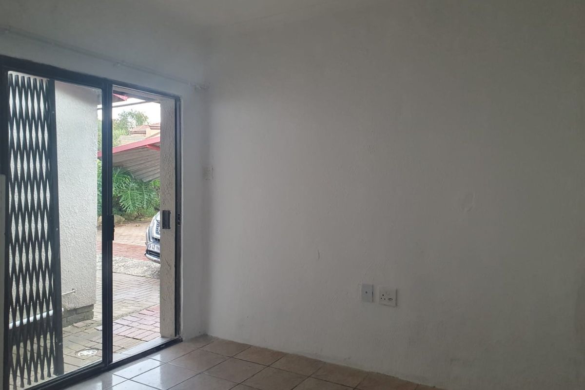 1 Bedroom cottage available in Croydon.  - Photo 2