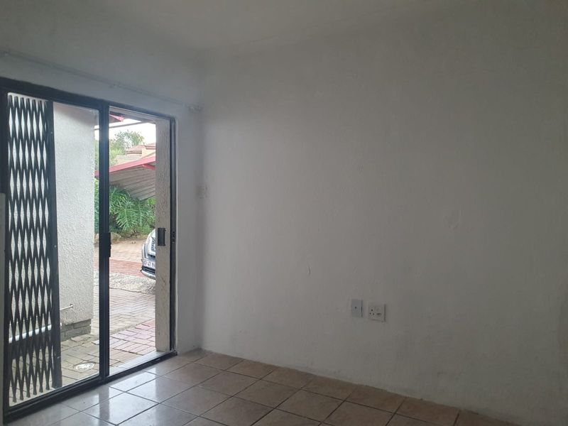 1 Bedroom cottage available in Croydon.  - Photo 2