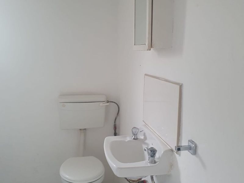 1 Bedroom cottage available in Croydon.  - Photo 8