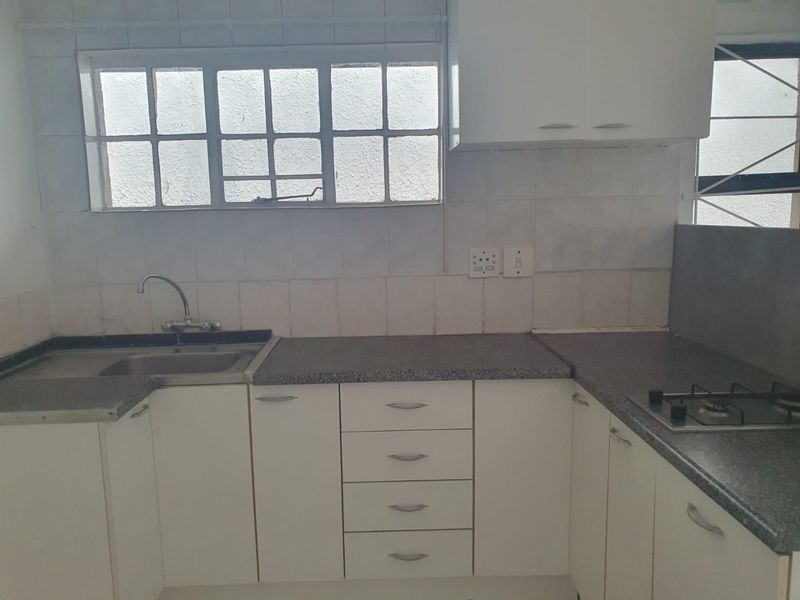 1 Bedroom cottage available in Croydon.  - Photo 3