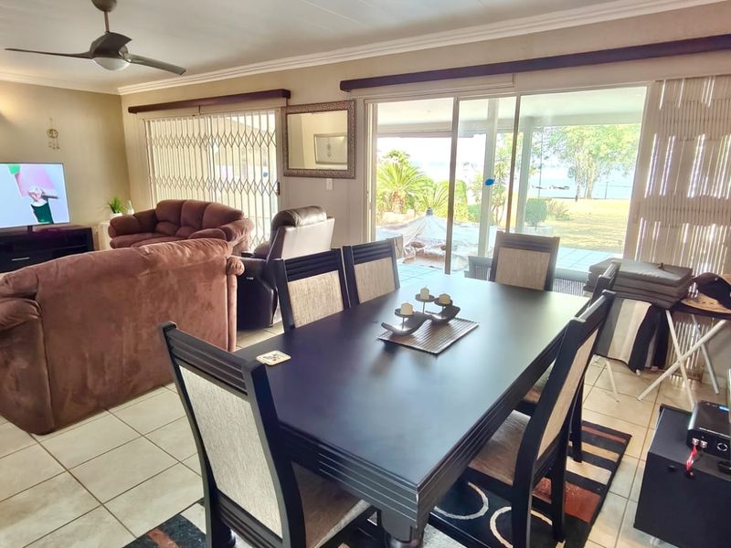 Your Waterfront Paradise Awaits – Exclusive Waterfront Property! - Photo 4