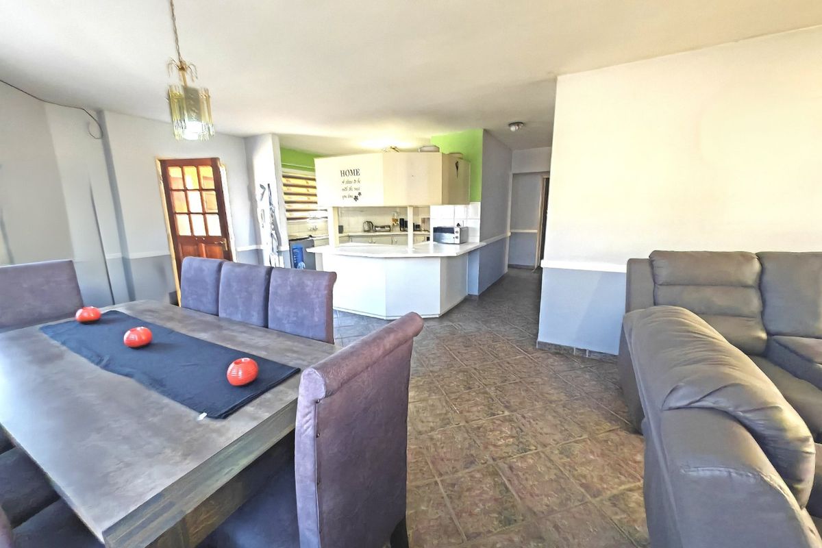 Looking for Space? This is it! - Photo 2