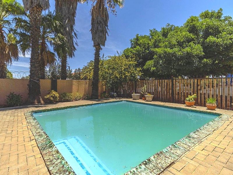 Looking for Space? This is it! - Photo 3