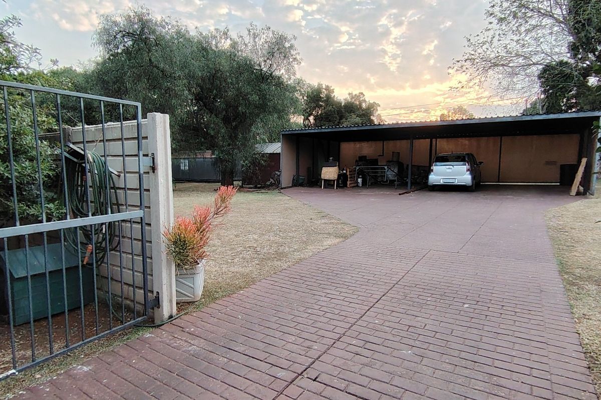 Charming and well maintained 3-Bedroom Family Gem - Photo 5