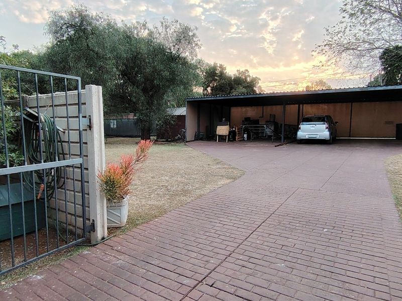 Charming and well maintained 3-Bedroom Family Gem - Photo 5