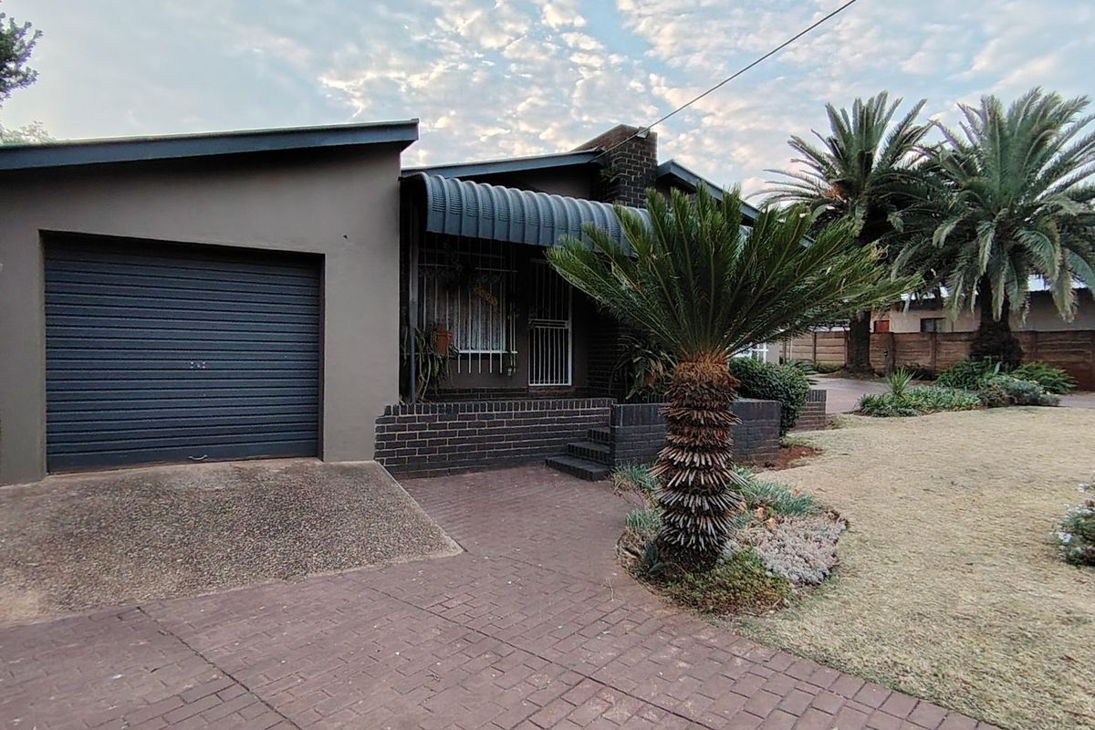 Charming and well maintained 3-Bedroom Family Gem - Photo 4