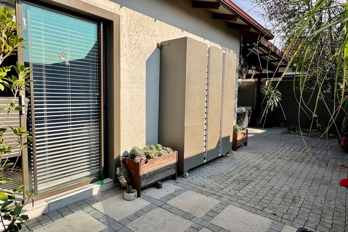 STYLISH, LOW MAINTENANCE LIVING IN PRESTIGIOUS EARL COURT LIFESTYLE ESTATE - Photo 5