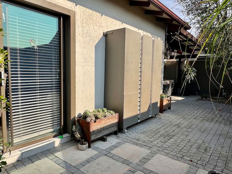 STYLISH, LOW MAINTENANCE LIVING IN PRESTIGIOUS EARL COURT LIFESTYLE ESTATE - Photo 5