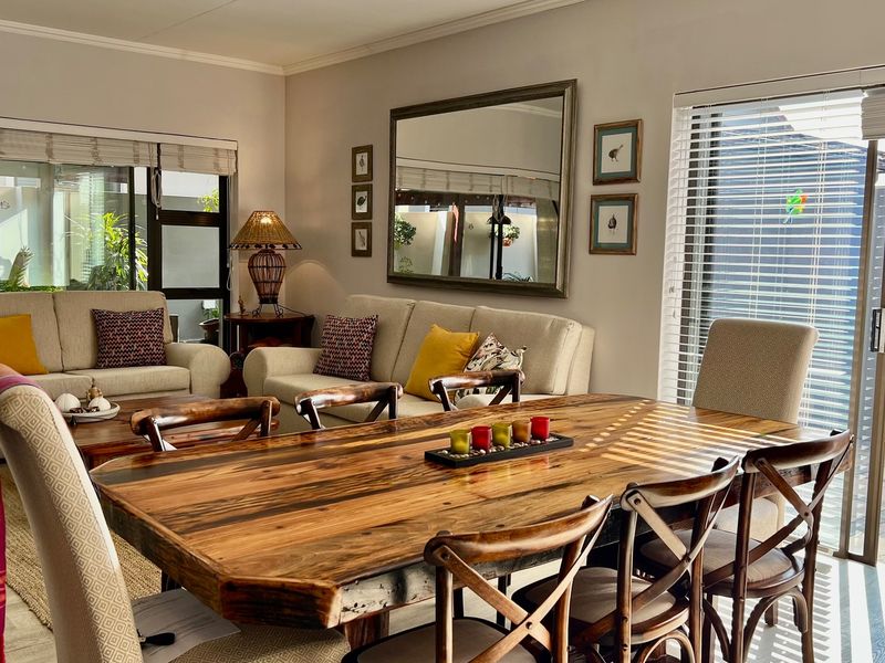 STYLISH, LOW MAINTENANCE LIVING IN PRESTIGIOUS EARL COURT LIFESTYLE ESTATE - Photo 4