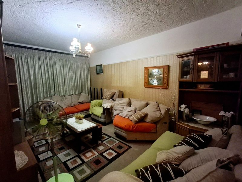 Luxury Four-Bedroom Apartment in Prime Location  - Photo 4