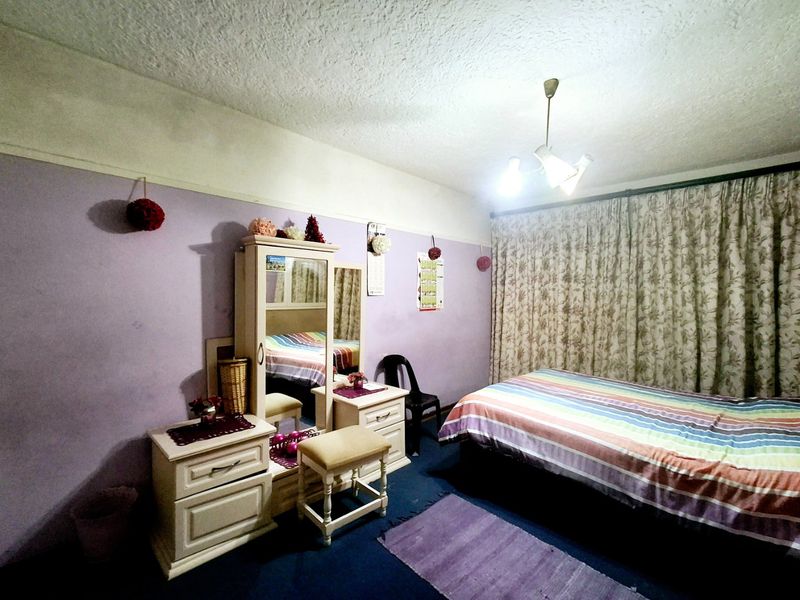 Luxury Four-Bedroom Apartment in Prime Location  - Photo 10