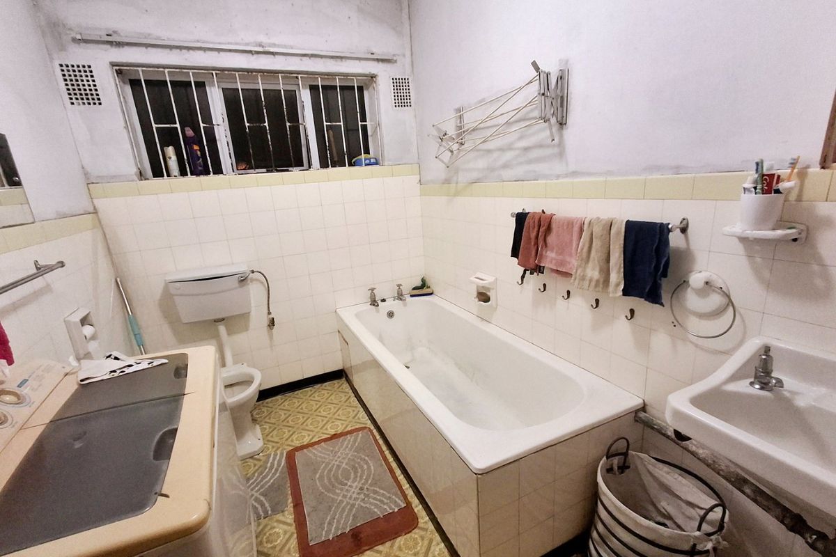 Luxury Four-Bedroom Apartment in Prime Location  - Photo 5