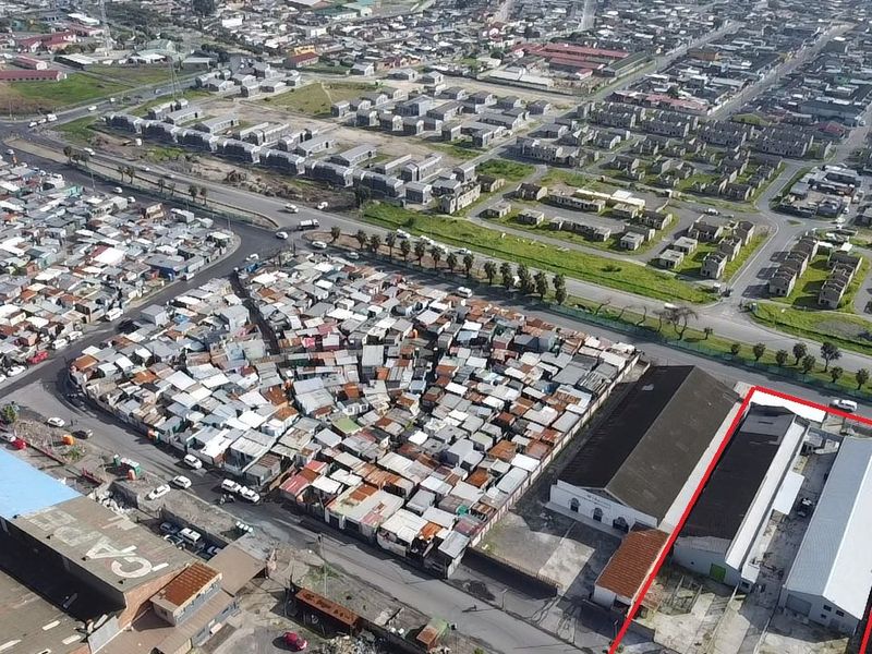 High-Potential Industrial Property in a Prime Location - Ideal Site for Wholesale, Church Premises, Warehouses, Manufacturing, Distribution, Storage or Butchery Business. - Photo 6