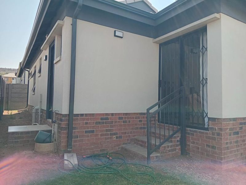 Stunning 3-Bedroom Home in Capital View Lifestyle Estate! ?? - Photo 7