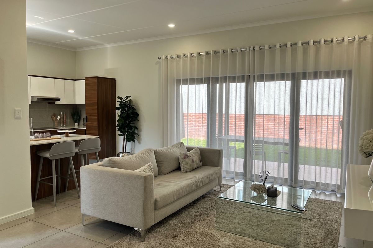 3-Bedroom Duplex Townhouse For Sale in Sunninghill - Photo 2