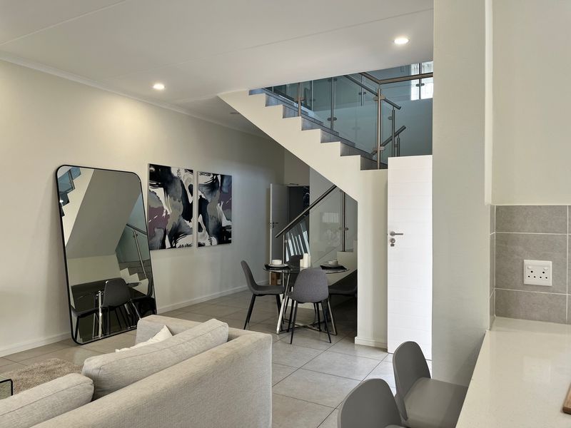 3-Bedroom Duplex Townhouse For Sale in Sunninghill - Photo 5