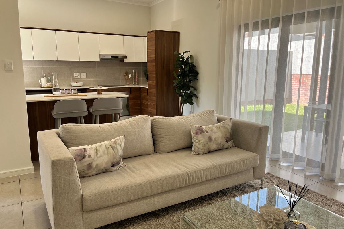 3-Bedroom Duplex Townhouse For Sale in Sunninghill - Photo 3