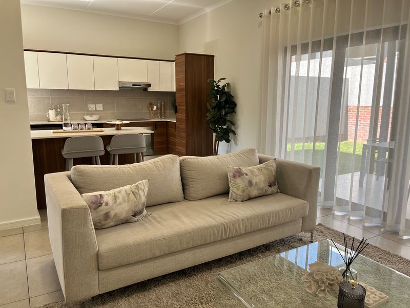 3-Bedroom Duplex Townhouse For Sale in Sunninghill - Photo 3