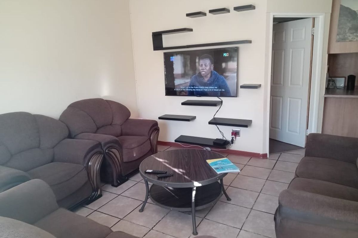 Lovely, neat town house for Sale in Panorama Park, Bloemfontein - Photo 5