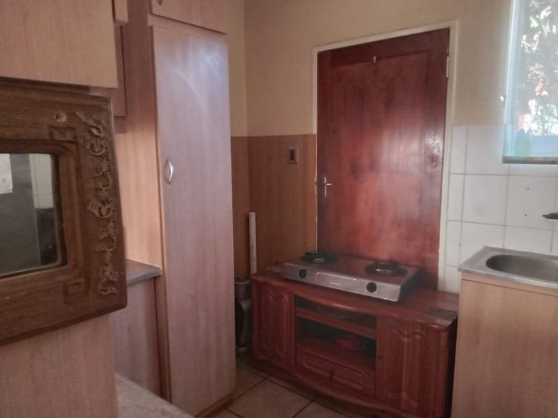 Lovely, neat town house for Sale in Panorama Park, Bloemfontein - Photo 4