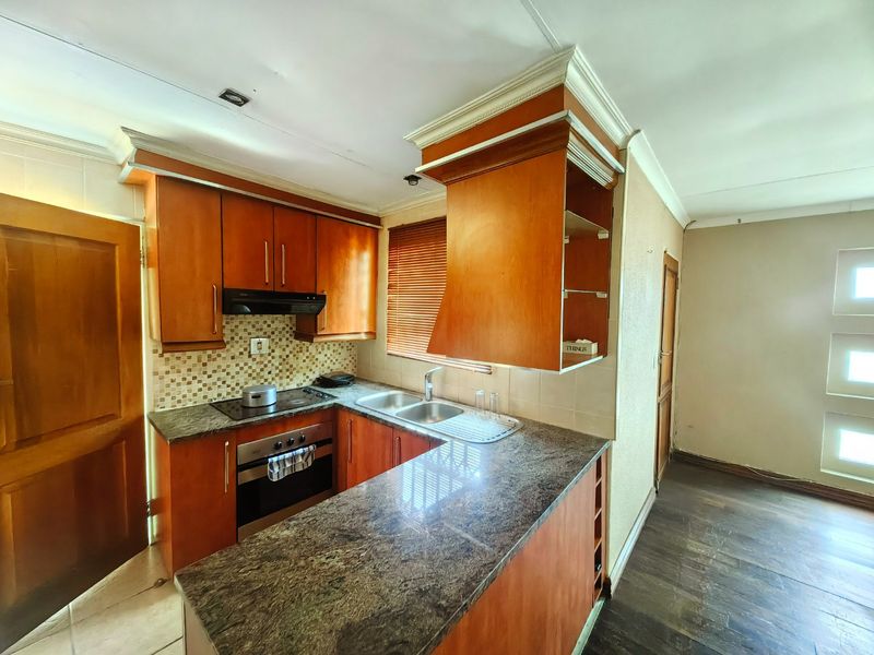 3 bedroom 2 bath house for sale in Cosmo City - Photo 6