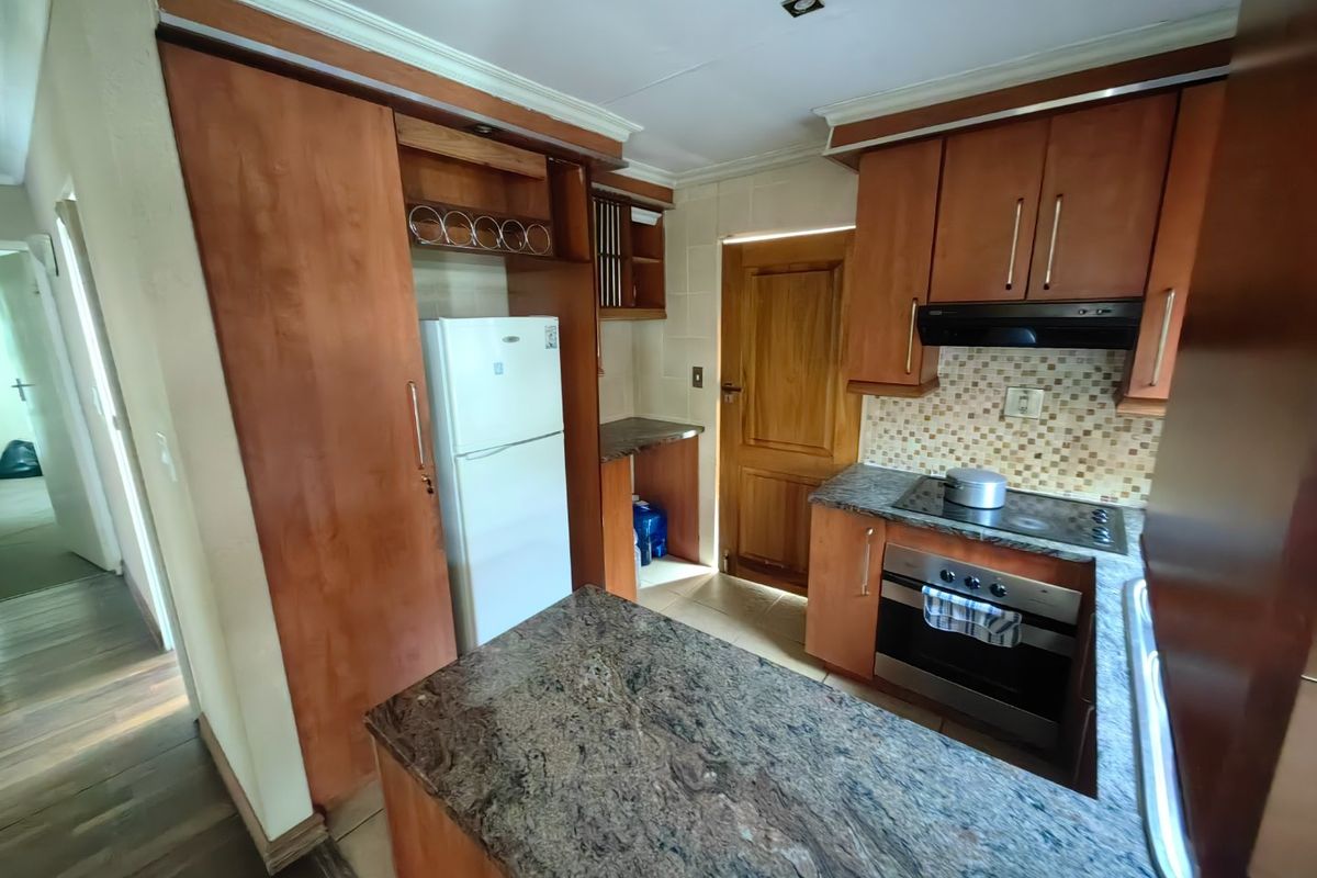 3 bedroom 2 bath house for sale in Cosmo City - Photo 4