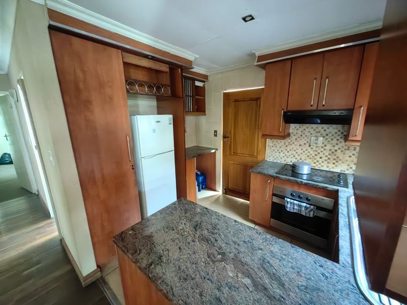 3 bedroom 2 bath house for sale in Cosmo City - Photo 4