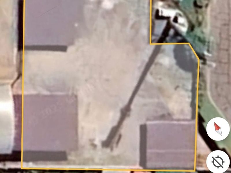 Spacious 950m2 Commercial Property with Canopies  Melodie - Photo 2