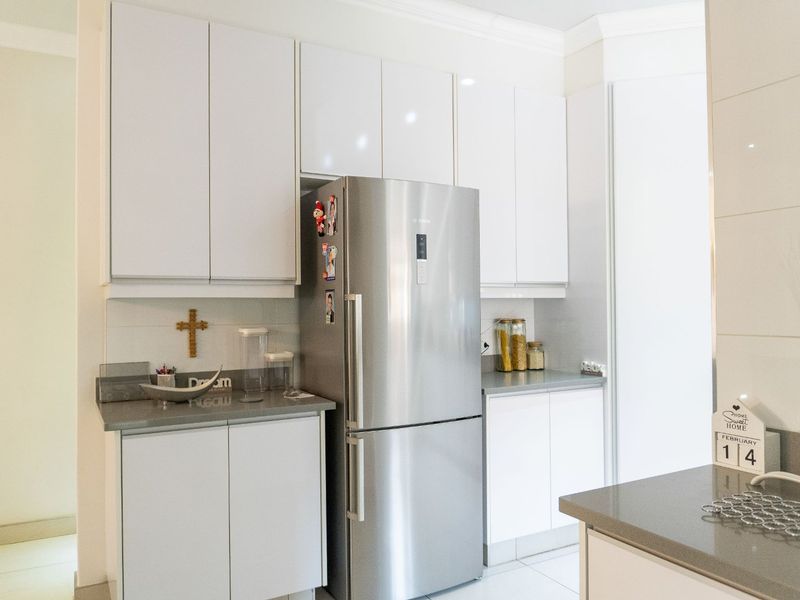 One of a kind - Photo 10