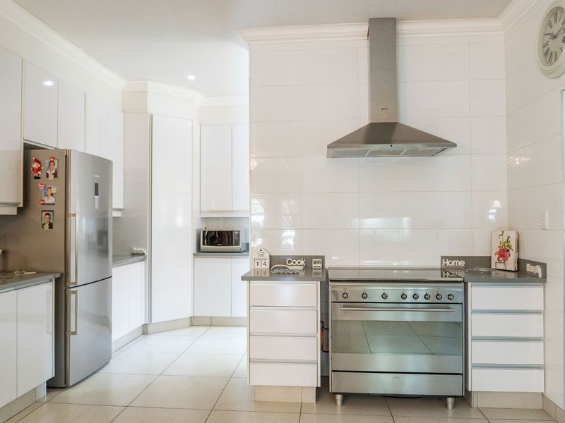 One of a kind - Photo 9