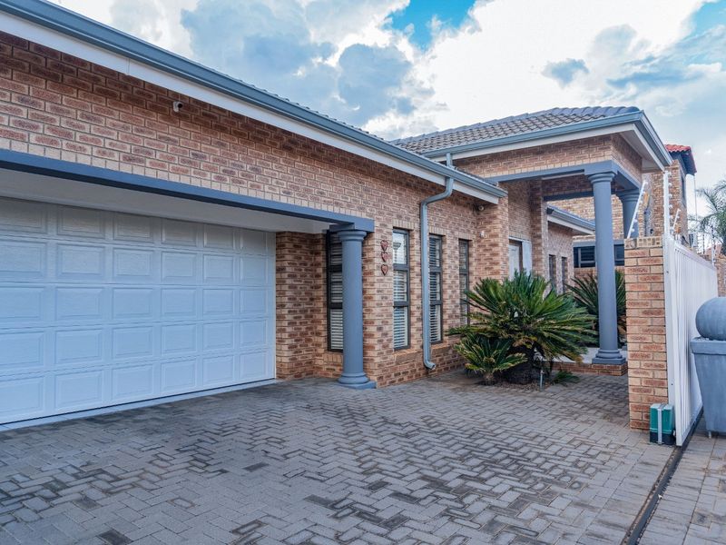 One of a kind - Photo 2