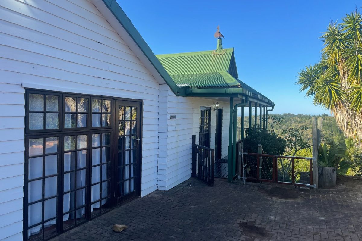 Lifestyle farm with Mountain and Valley views in Plettenberg Bay - Photo 3