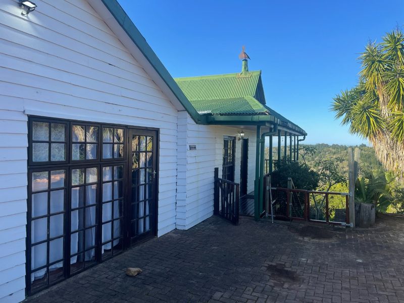 Lifestyle farm with Mountain and Valley views in Plettenberg Bay - Photo 3