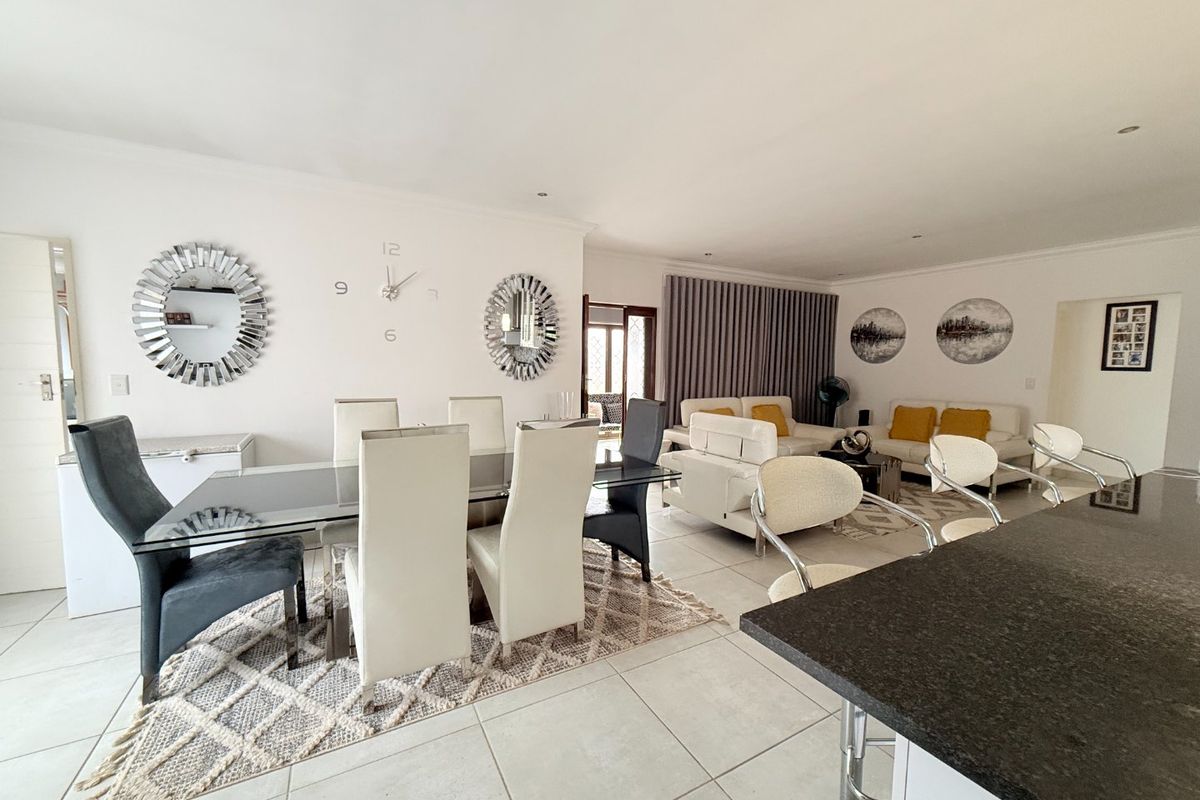 Immaculate 3 Bedroom 2 Baths home. - Photo 4
