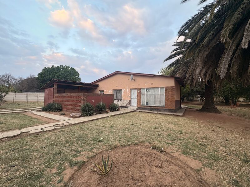 3 Bedroom House for Sale in Roosheuwel  - Photo 2