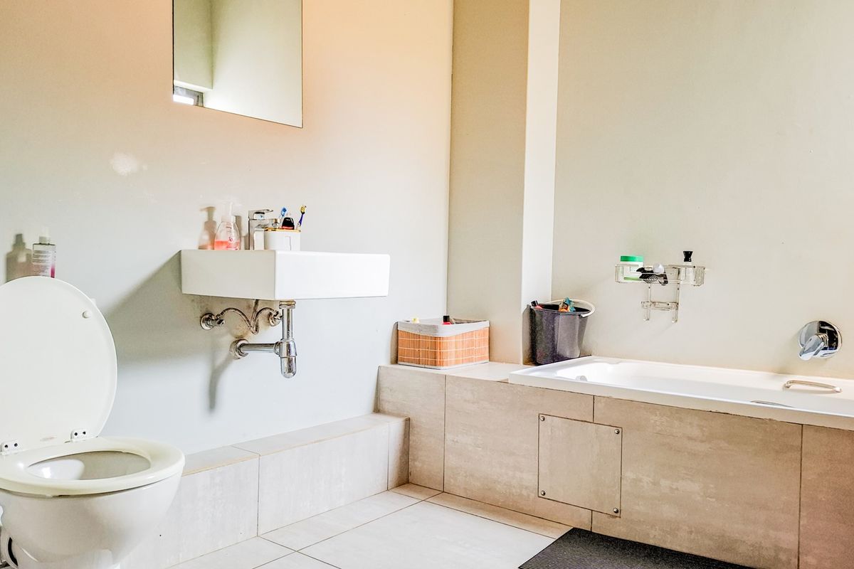 2 Bedroom Apartment / Flat for Sale in Hilton Central - Photo 3