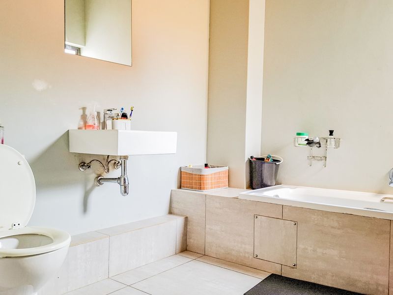 2 Bedroom Apartment / Flat for Sale in Hilton Central - Photo 3