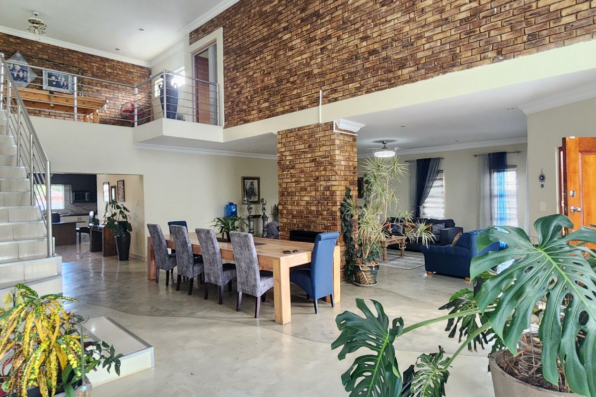 Spacious & Modern Family Home for Sale in Erasmia - Photo 5