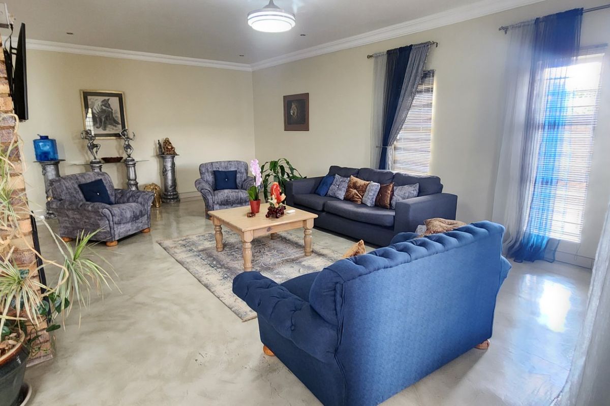 Spacious & Modern Family Home for Sale in Erasmia - Photo 4