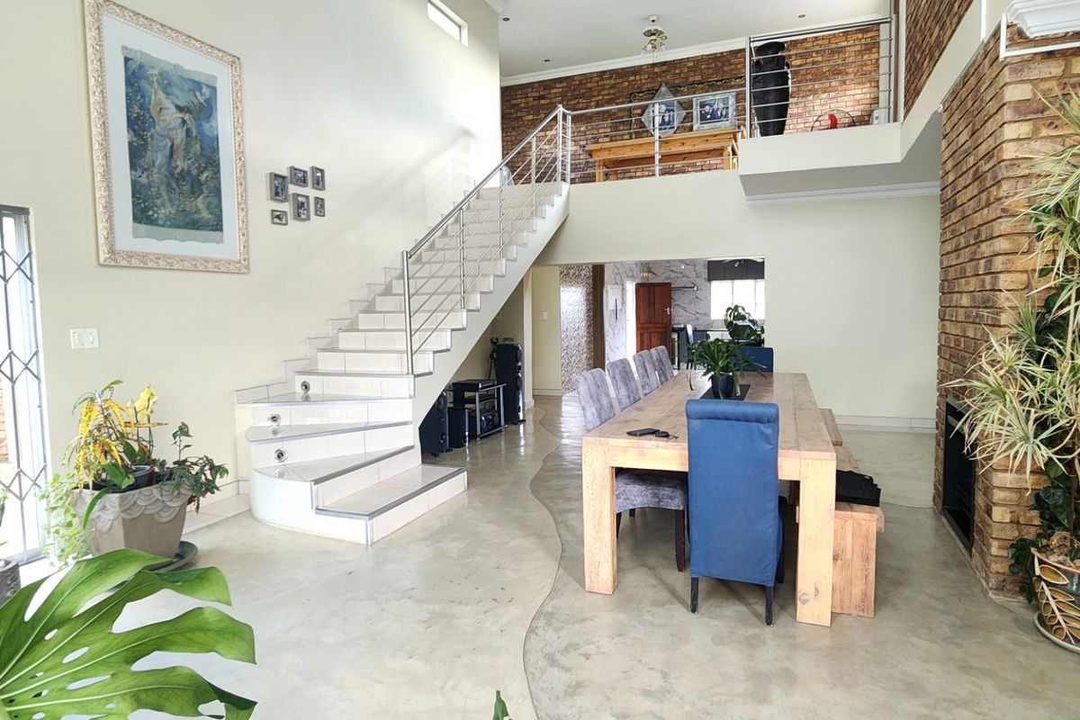 Spacious & Modern Family Home for Sale in Erasmia - Photo 3