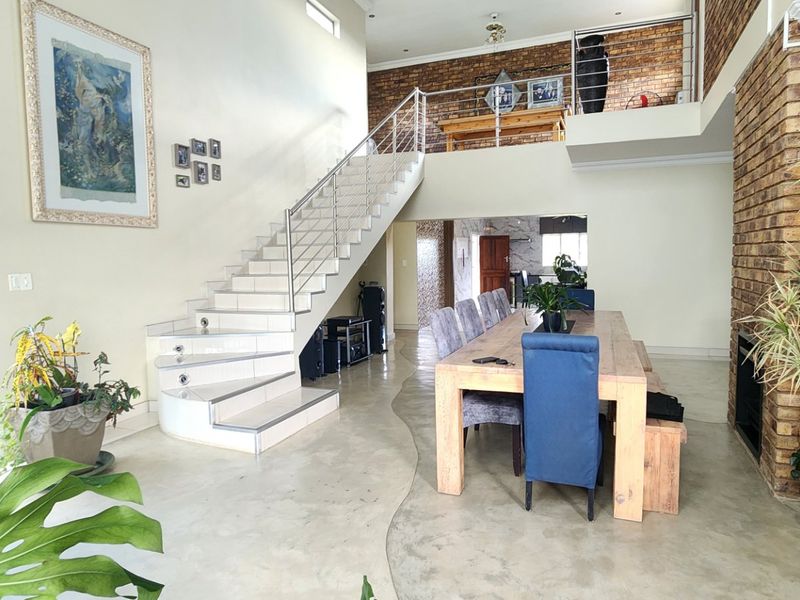 Spacious & Modern Family Home for Sale in Erasmia - Photo 3