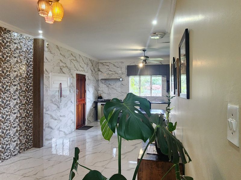 Spacious & Modern Family Home for Sale in Erasmia - Photo 8