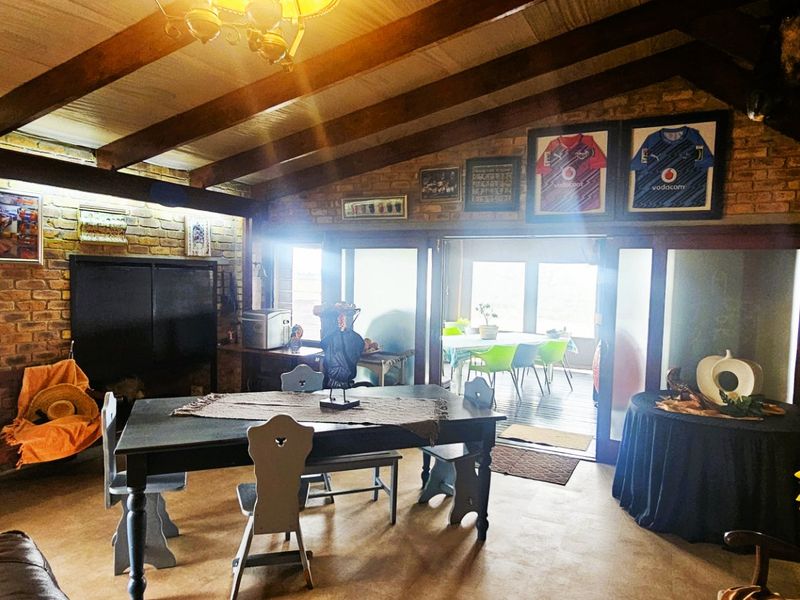 Lovely 5-Bedroom Family Home with Dam Views  - Photo 5