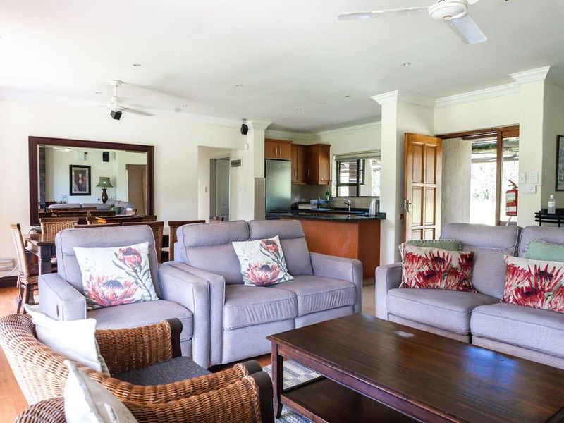 Smart Investment in Share Block – 3-Bed, 3-Bath Chalet in Fernwood’s Mountain Estate - Photo 5