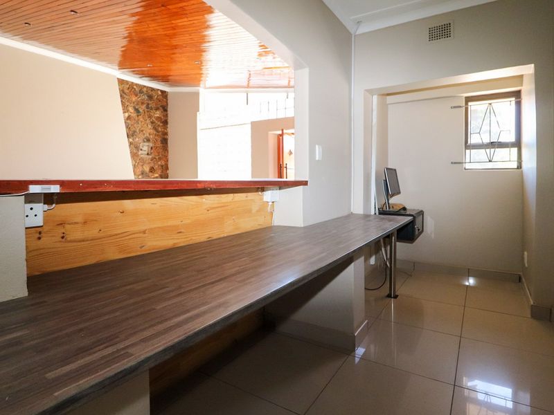 MODERN OFFICE SPACE  & PARKING - Photo 8