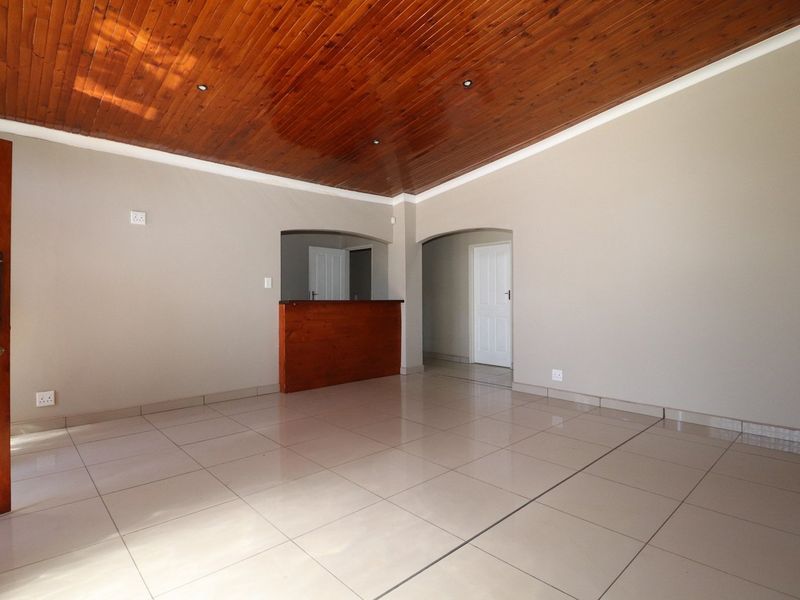 MODERN OFFICE SPACE  & PARKING - Photo 5