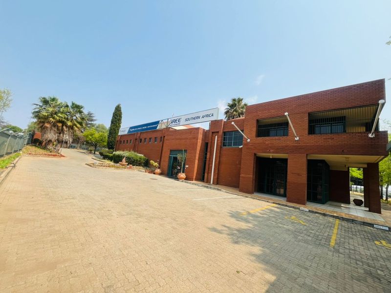 Attractive Office, Workshop & Yard Facing the N1 – Excellent Visibility & Development Potential - Photo 5